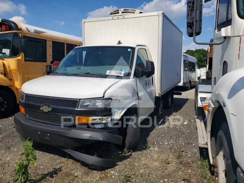 2021 Chevrolet Express фото