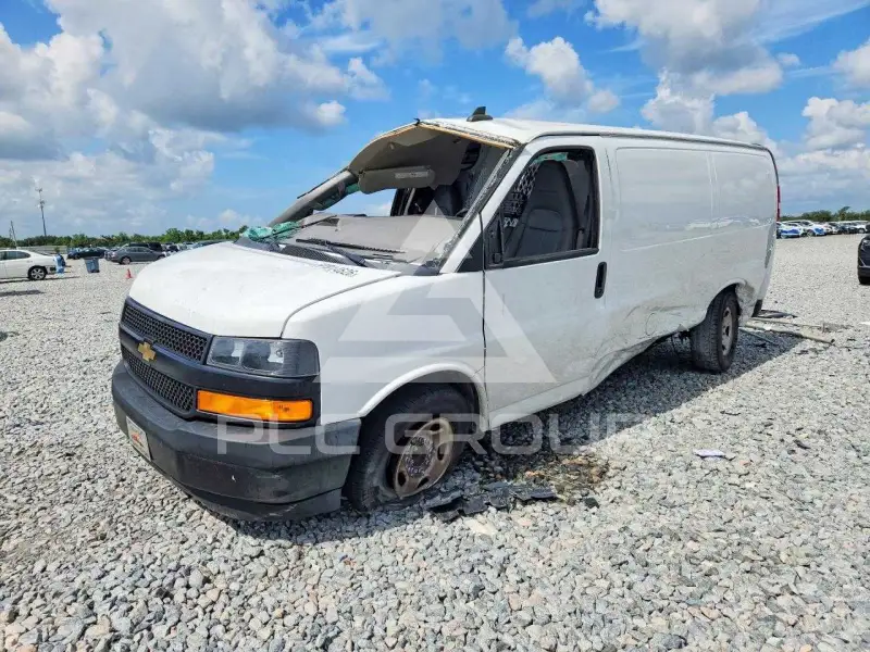 2021 Chevrolet Express фото