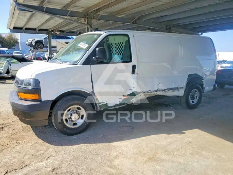 2021 Chevrolet Express фото