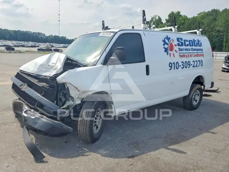 2021 Chevrolet Express photo