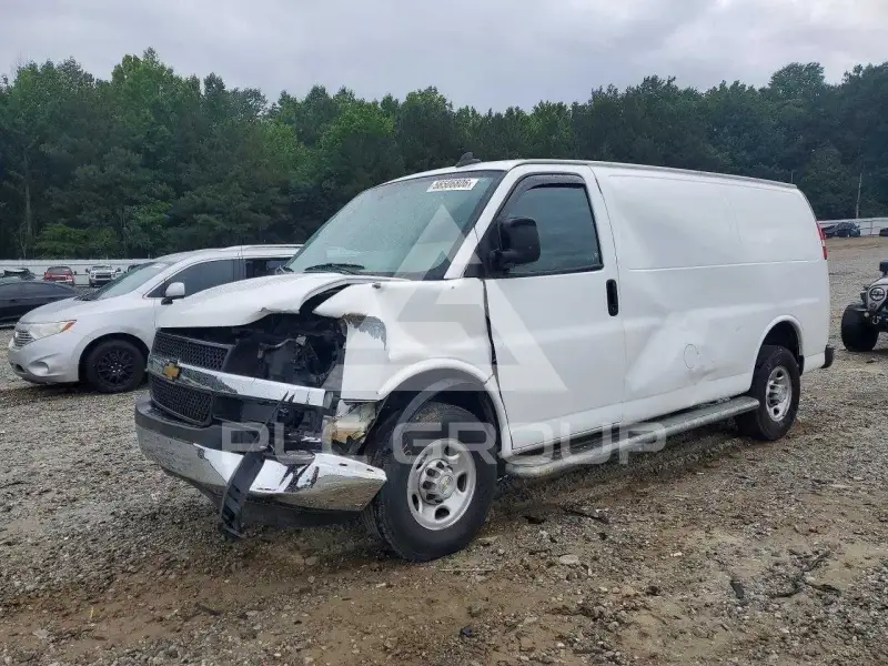 2021 Chevrolet Express photo