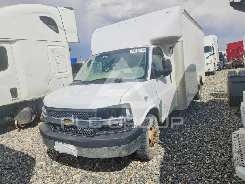 2021 Chevrolet Express фото