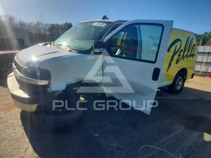 2021 Chevrolet Express фото