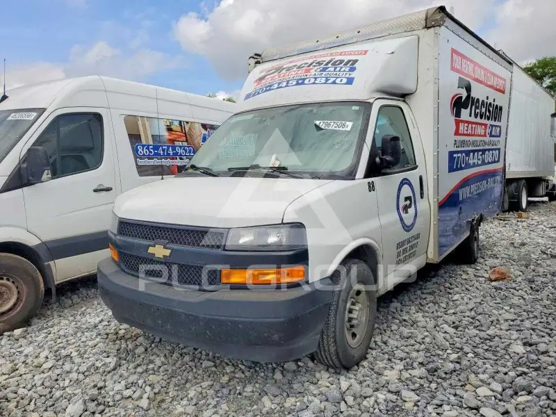 2021 Chevrolet Express фото