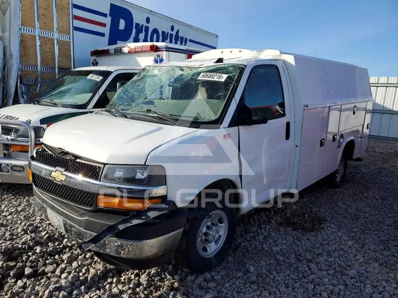 2021 Chevrolet Express фото