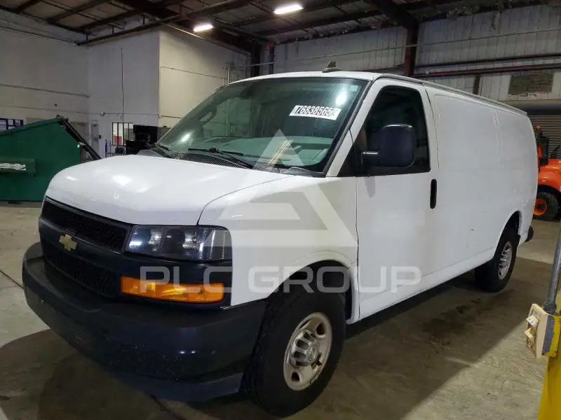 2021 Chevrolet Express photo