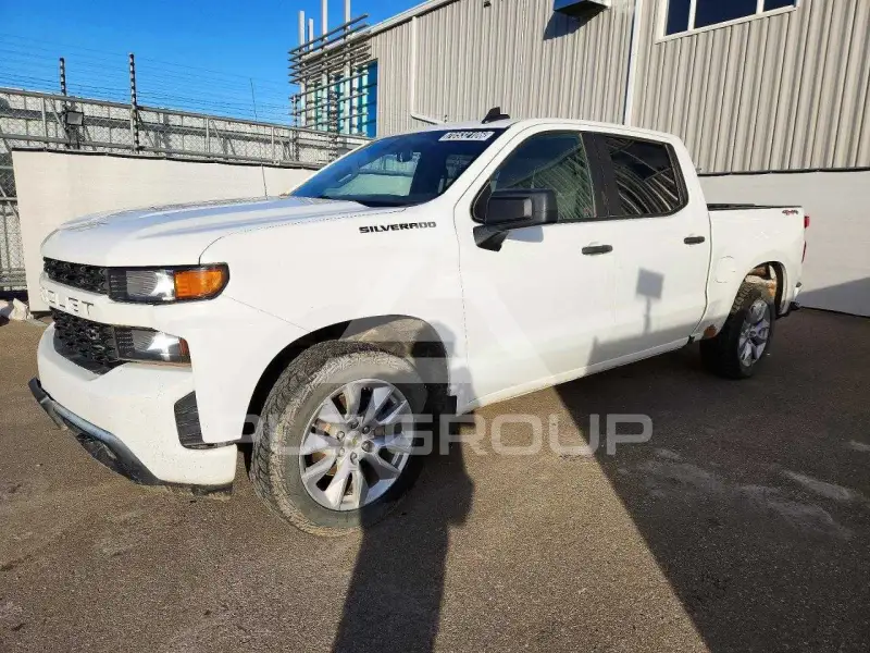 2021 Chevrolet Silverado photo