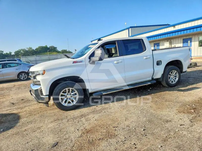 2021 Chevrolet Silverado photo