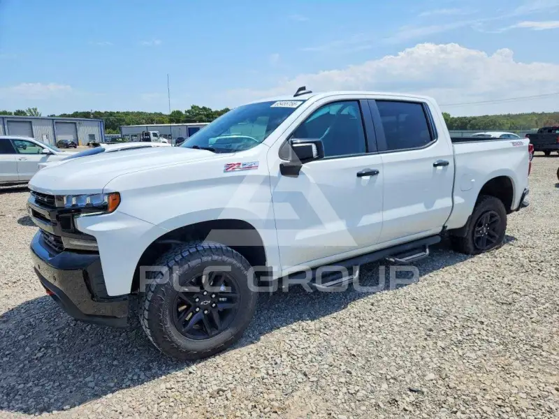 2021 Chevrolet Silverado photo