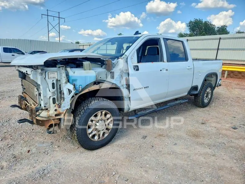 2021 Chevrolet Silverado photo