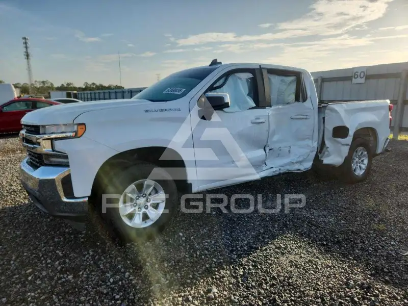 2021 Chevrolet Silverado photo