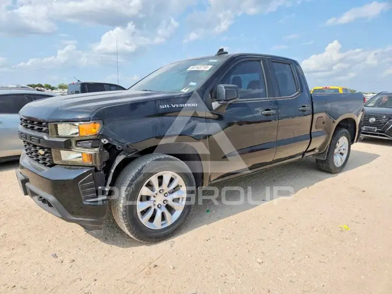 2021 Chevrolet Silverado photo