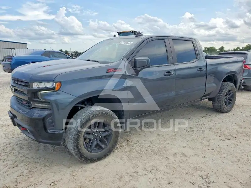 2021 Chevrolet Silverado photo