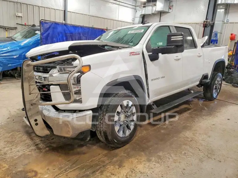 2021 Chevrolet Silverado photo