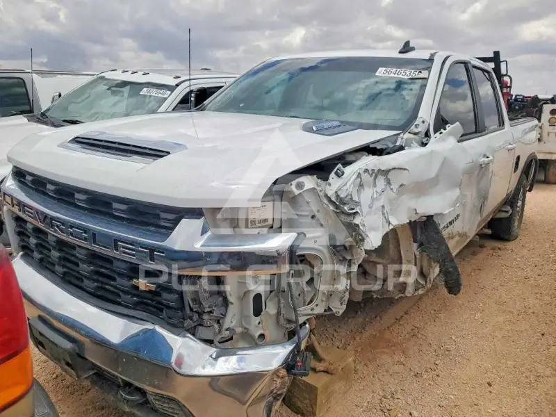 2021 Chevrolet Silverado photo