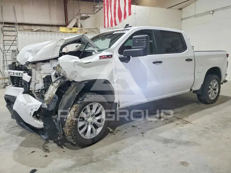2021 Chevrolet Silverado photo
