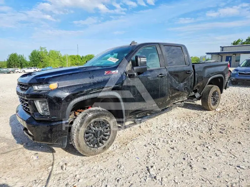 2021 Chevrolet Silverado photo