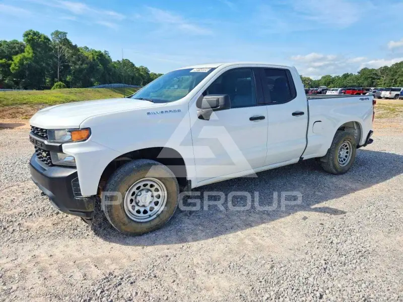 2021 Chevrolet Silverado photo