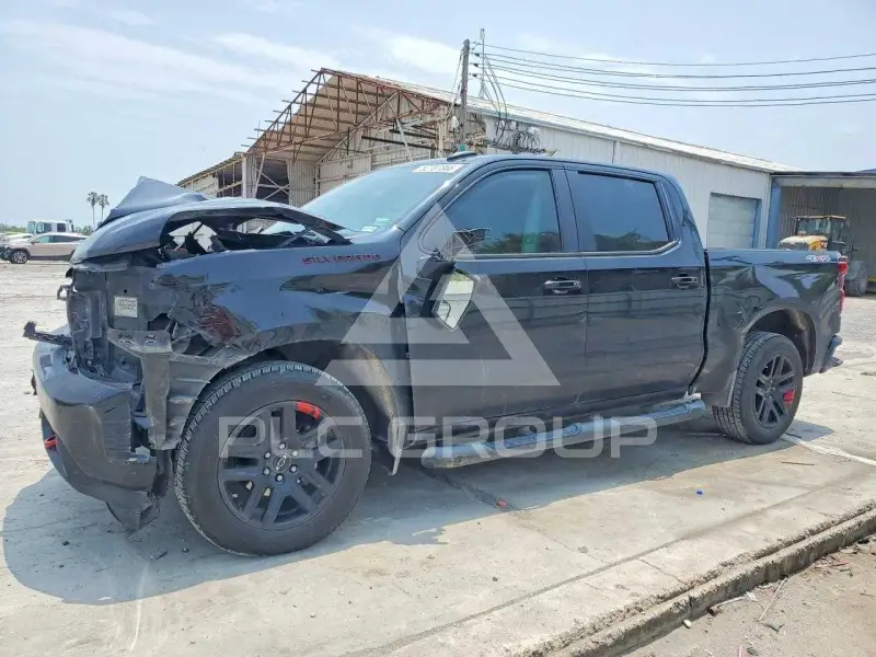 2021 Chevrolet Silverado photo
