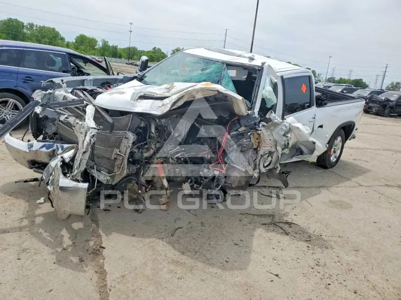2021 Chevrolet Silverado photo