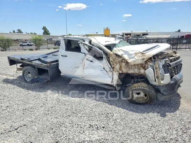 2021 Chevrolet Silverado photo