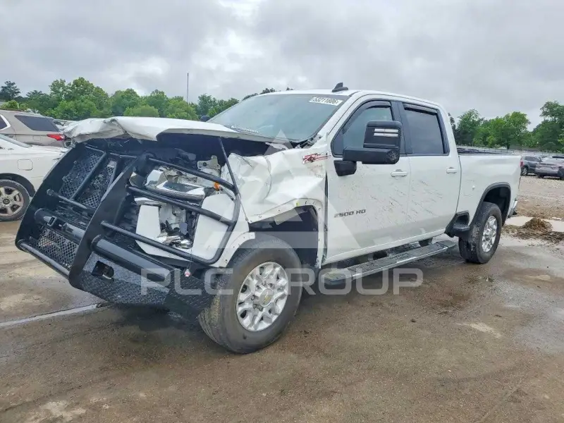 2021 Chevrolet Silverado photo