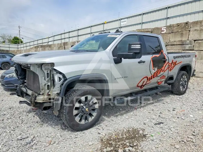 2021 Chevrolet Silverado photo