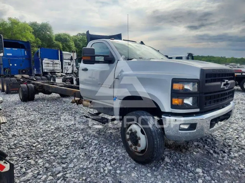 2021 Chevrolet Silverado photo