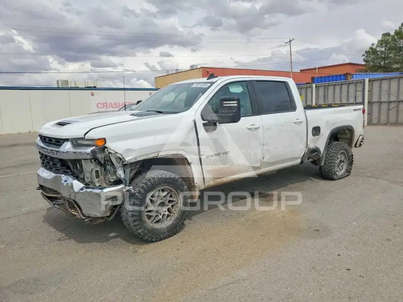 2021 Chevrolet Silverado photo