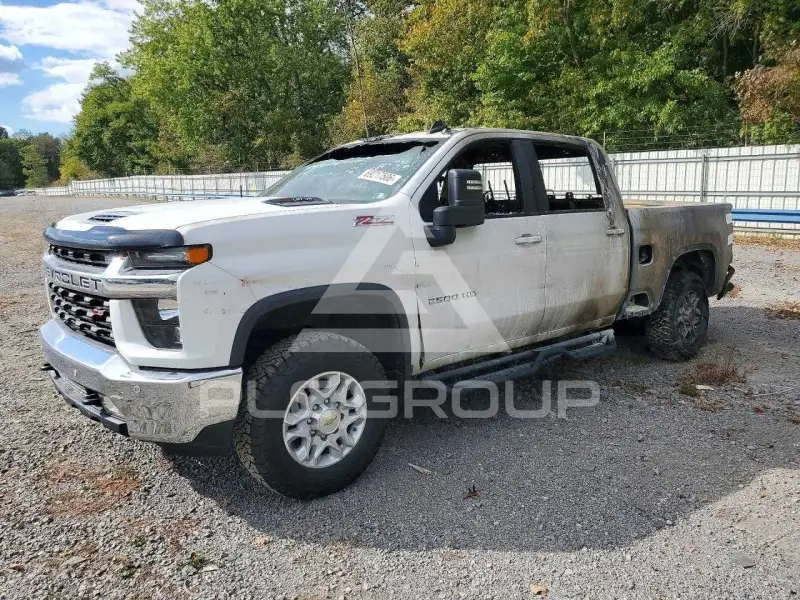 2021 Chevrolet Silverado photo