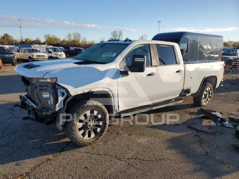 2021 Chevrolet Silverado photo