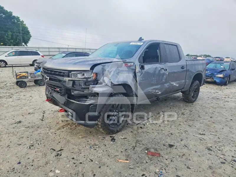 2021 Chevrolet Silverado photo