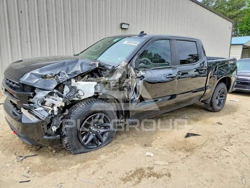 2021 Chevrolet Silverado photo
