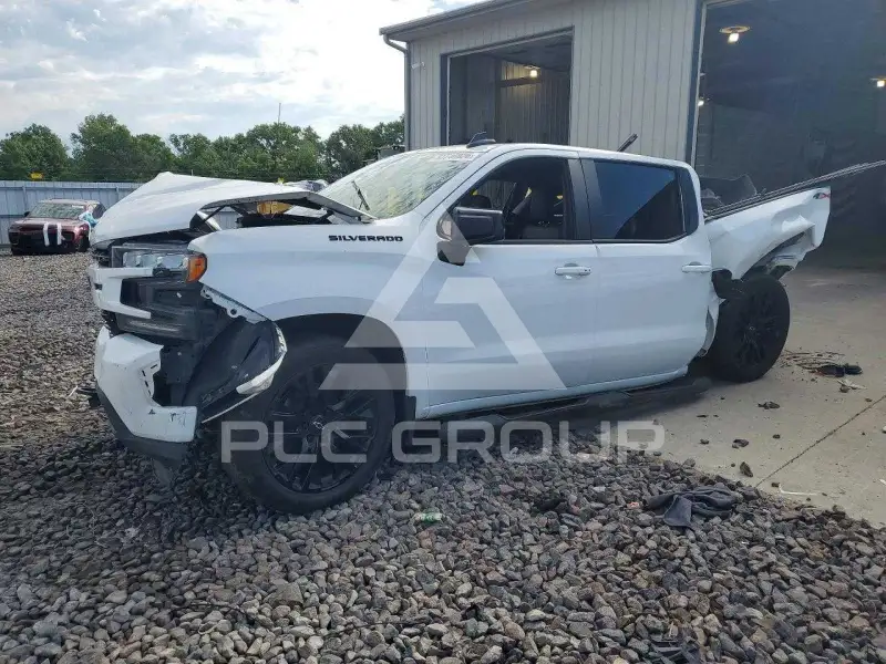 2021 Chevrolet Silverado photo