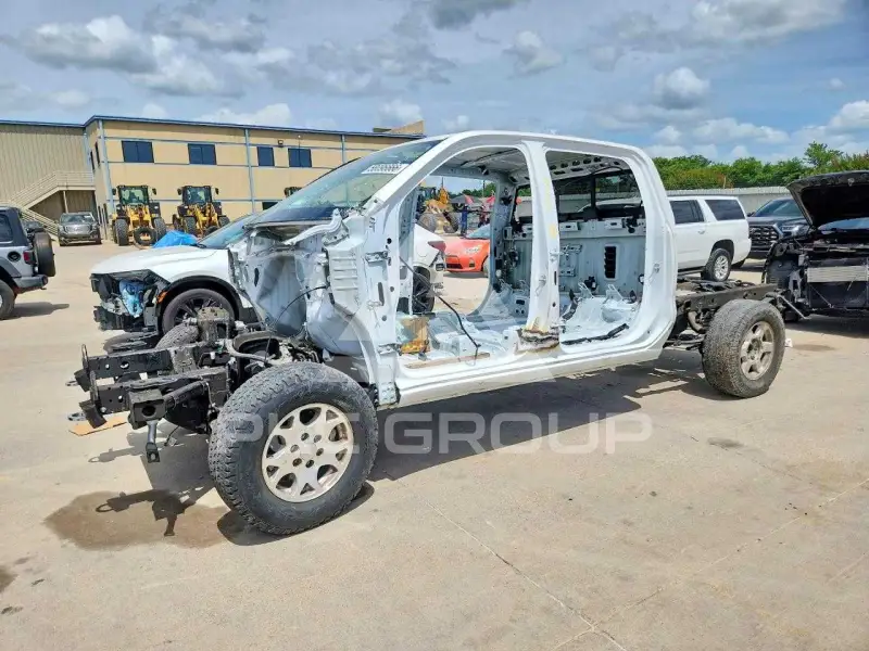 2021 Chevrolet Silverado photo