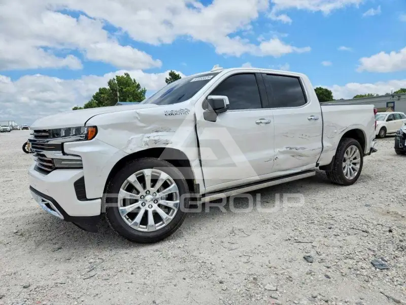 2021 Chevrolet Silverado photo