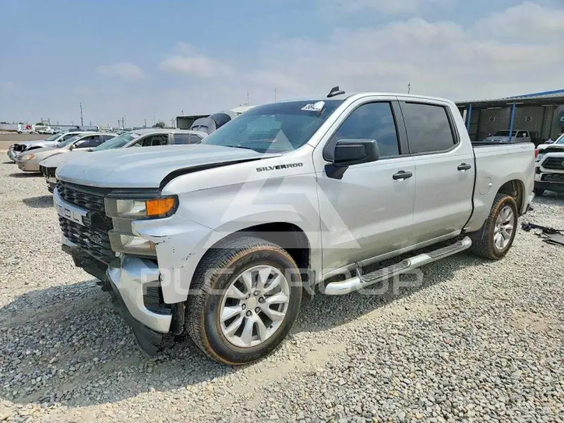 2021 Chevrolet Silverado photo