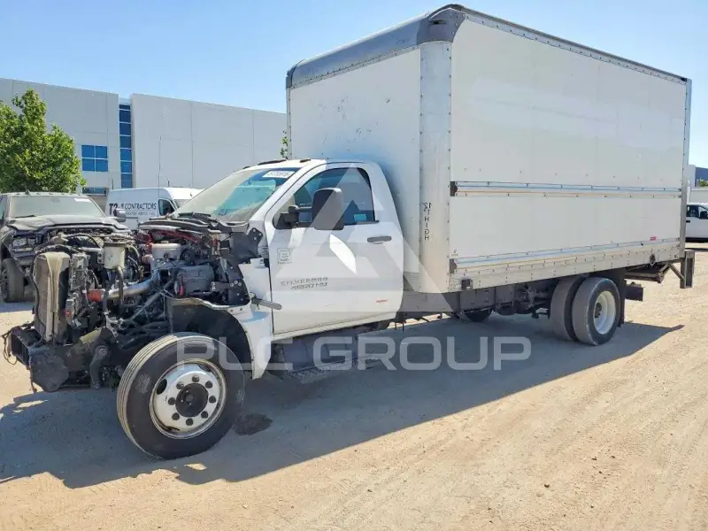 2021 Chevrolet Silverado photo