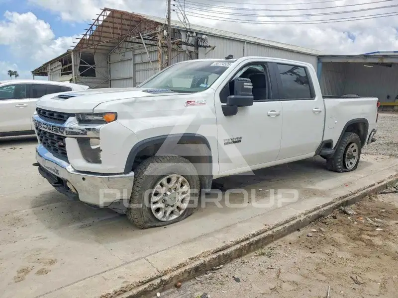 2021 Chevrolet Silverado photo