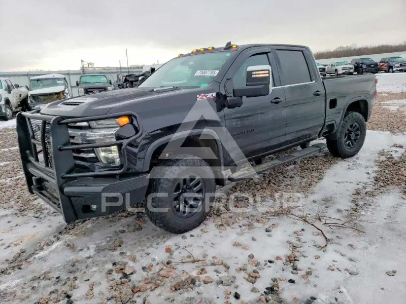 2021 Chevrolet Silverado photo