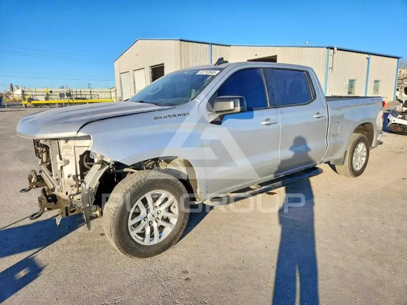 2021 Chevrolet Silverado photo