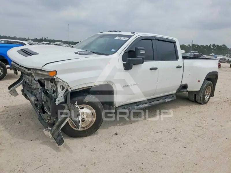 2021 Chevrolet Silverado photo