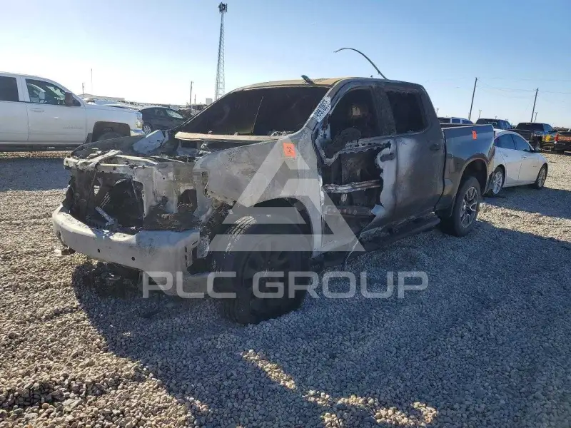 2021 Chevrolet Silverado photo
