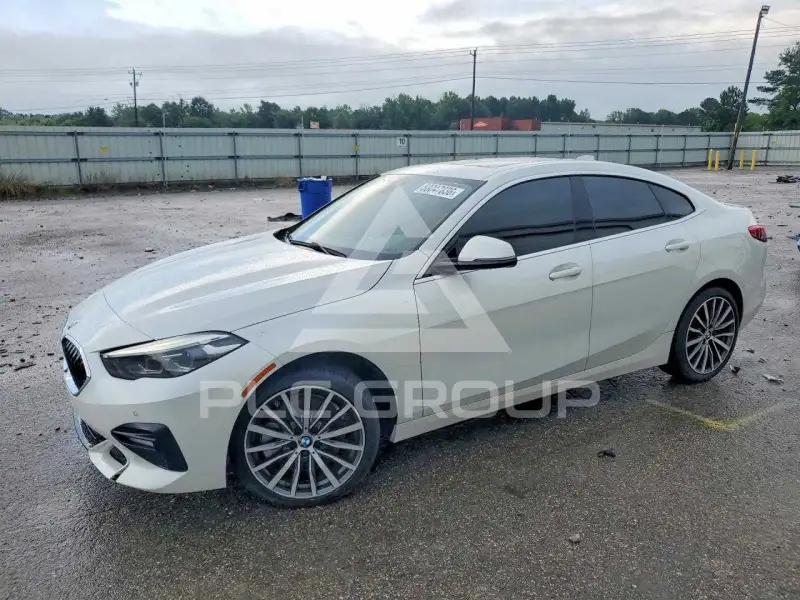 2021 BMW 228 фото