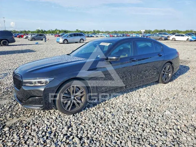 2021 BMW 750 фото
