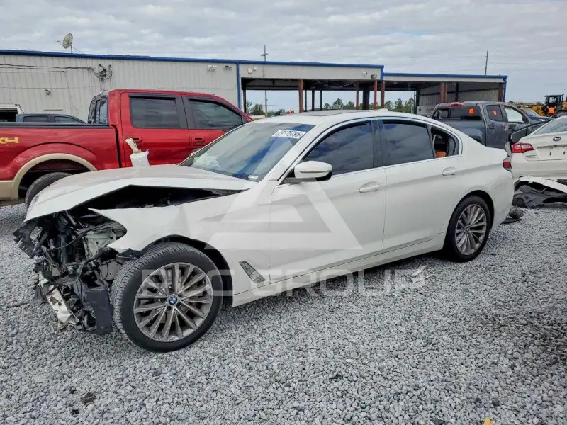2021 BMW 530 фото