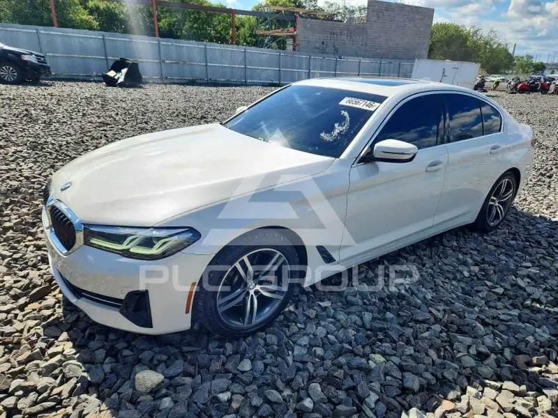 2021 BMW 530 photo