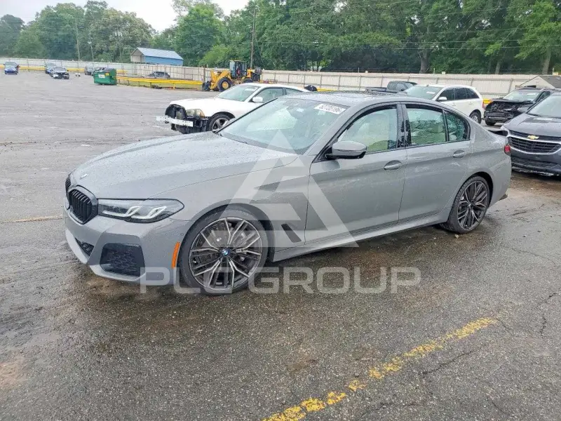 2021 BMW 530 фото