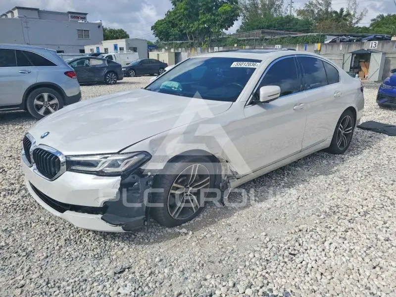 2021 BMW 530 фото