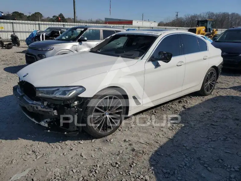 2021 BMW 530 фото
